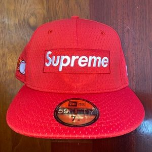Supreme New Era fitted Hat size 7 1/4